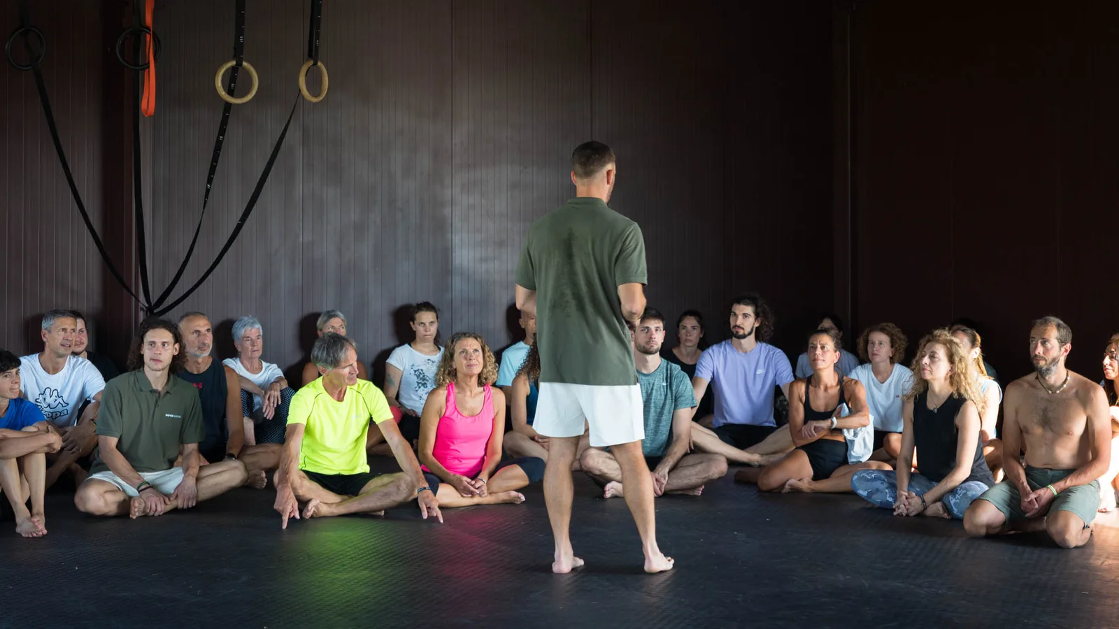 Coach Moveinside spiega durante una lezione della formazione